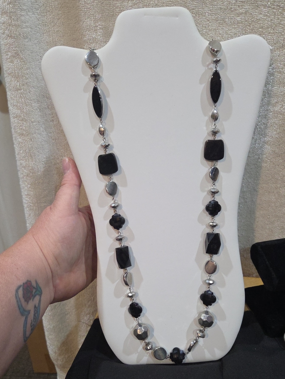 BLACK AND SILVER-TONE BEADED NECKLACE